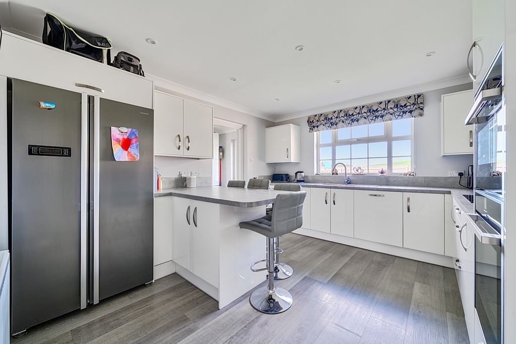 Property photo 3 of 23 1457719-8-6A01F4A90A46E