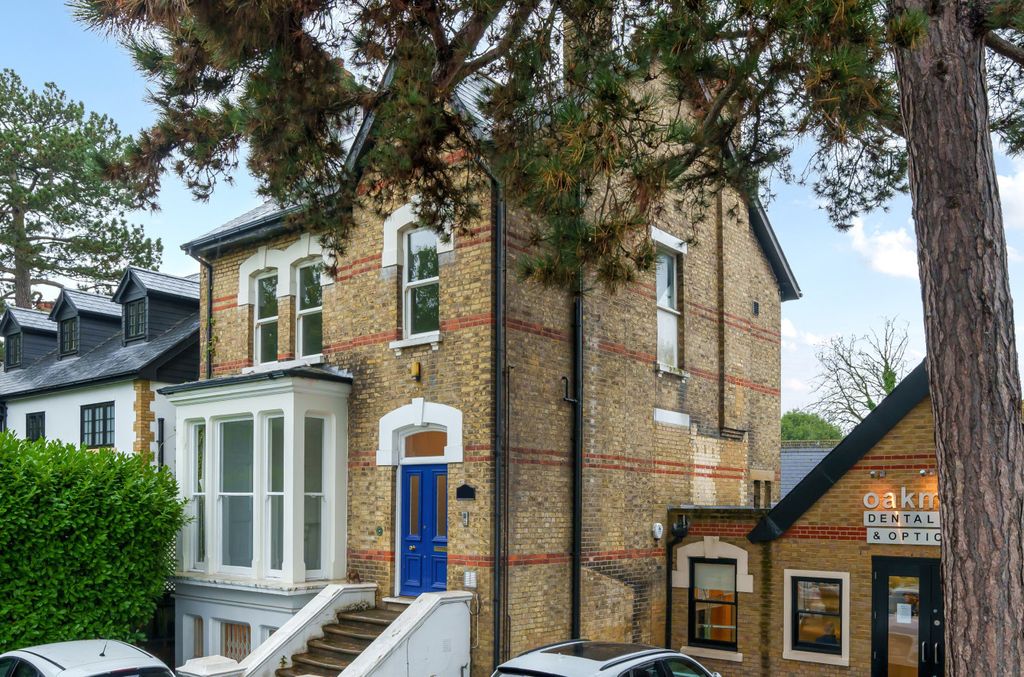 Property photo 1 of 8 Exterior