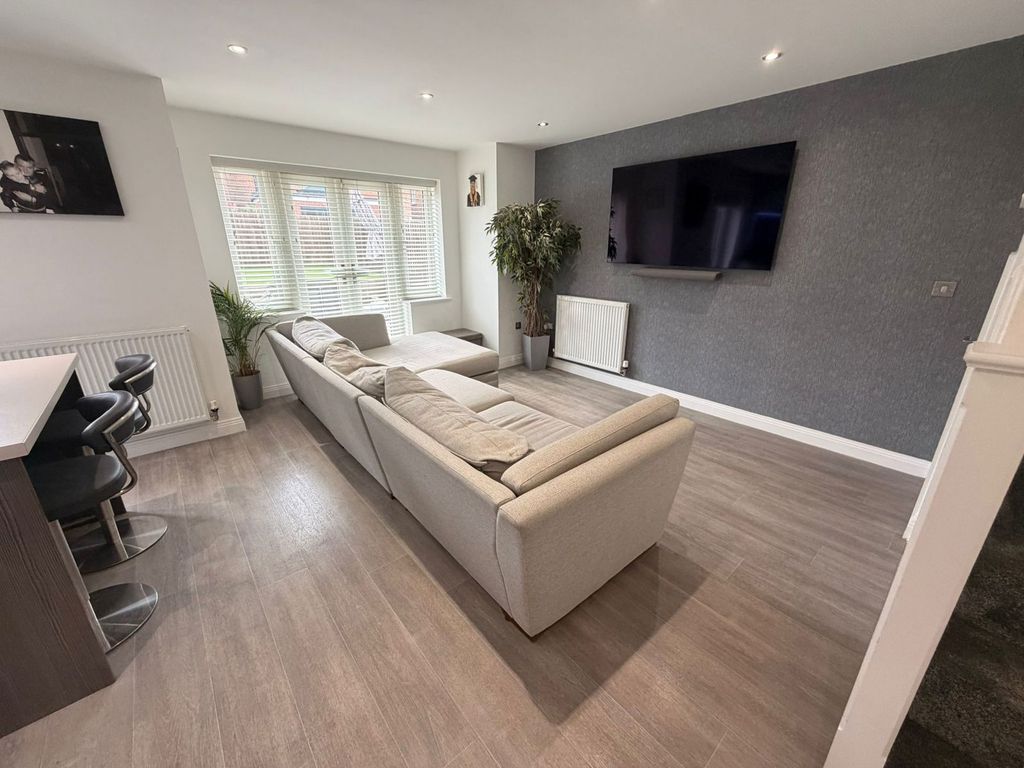 Property photo 2 of 21 Photograph