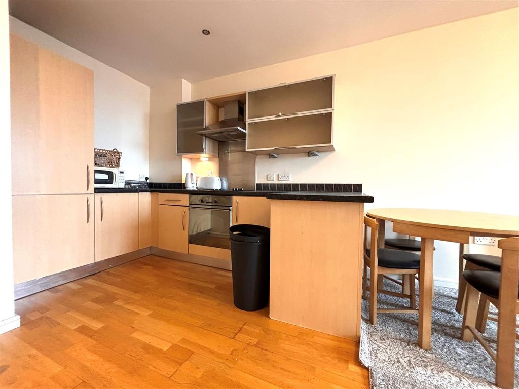 Property photo 3 of 11 2.Jpg