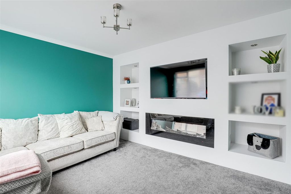 Property photo 3 of 15