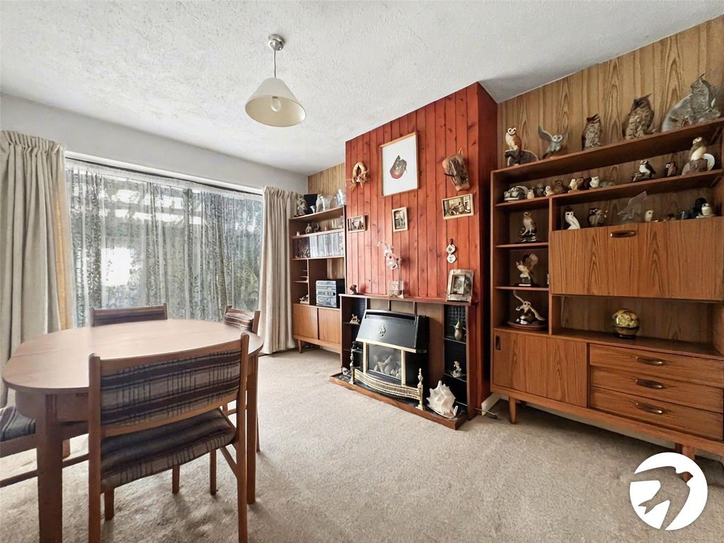 Property photo 3 of 15 Dining Room