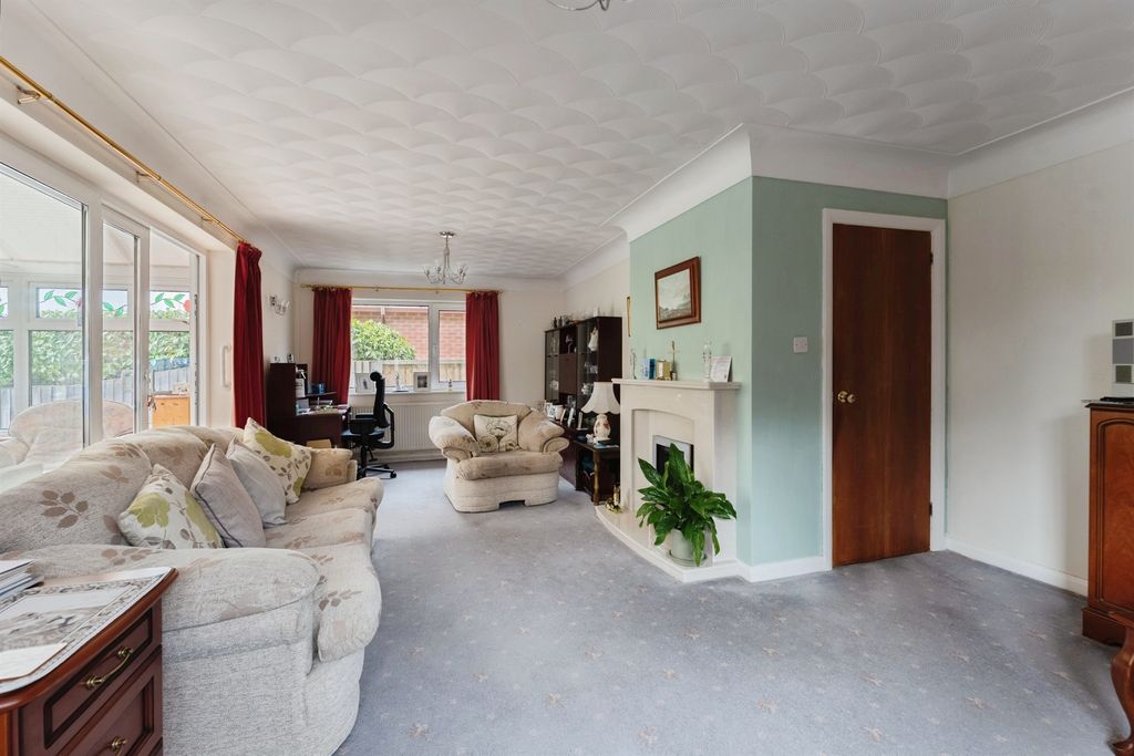 Property photo 2 of 17