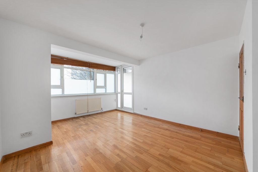 Property photo 1 of 8 Photo 2