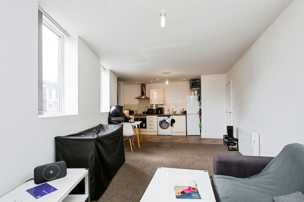 Property photo 2 of 18