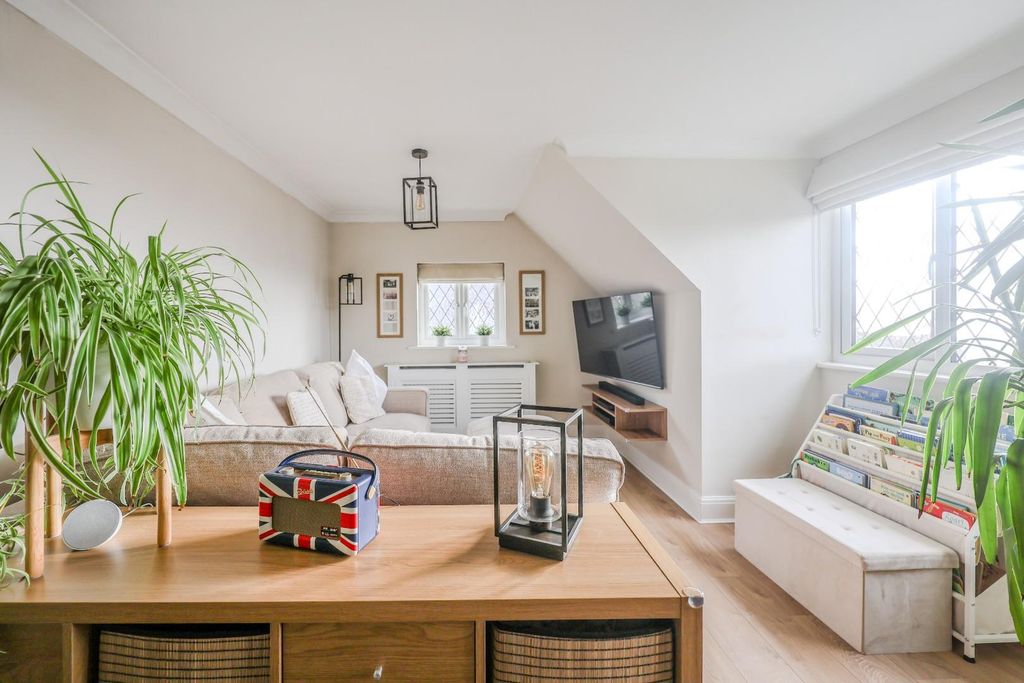 Property photo 2 of 24