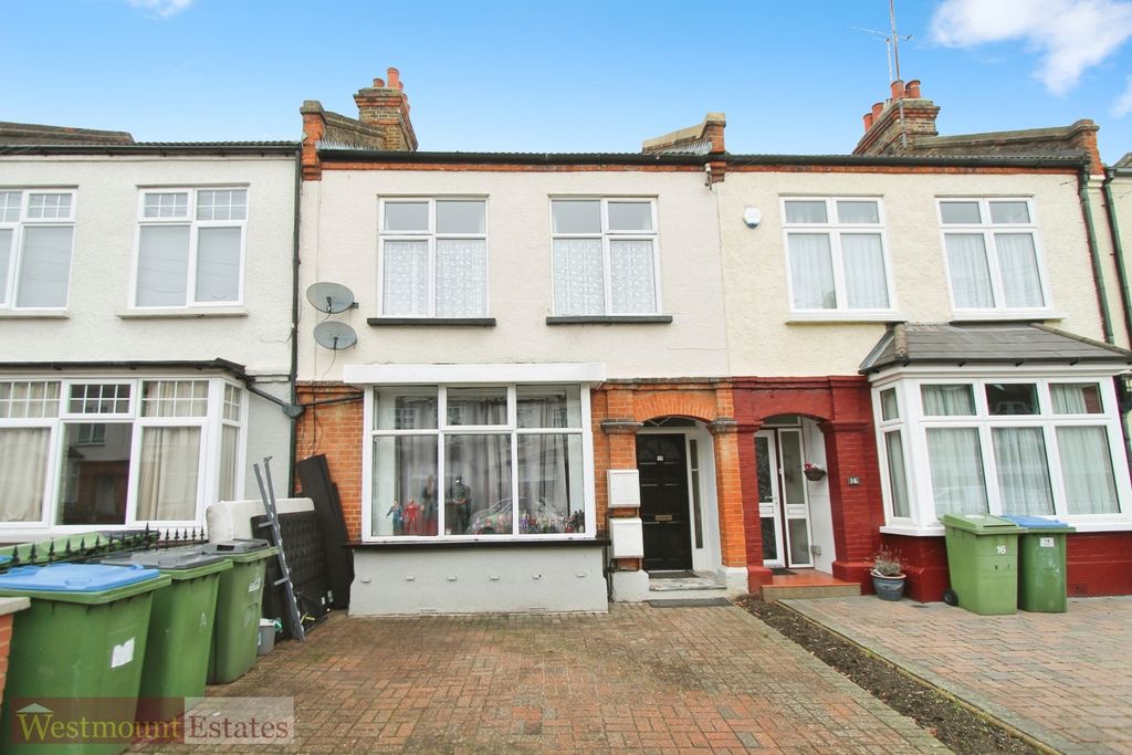 Property photo 1 of 7 Off Street Parking