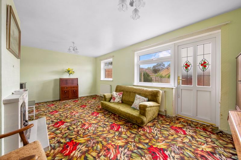 Property photo 3 of 25 Living-Room