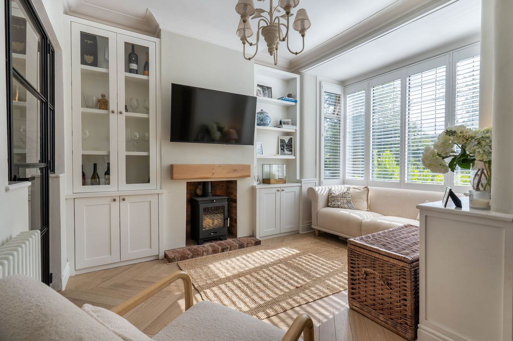 Property photo 2 of 22