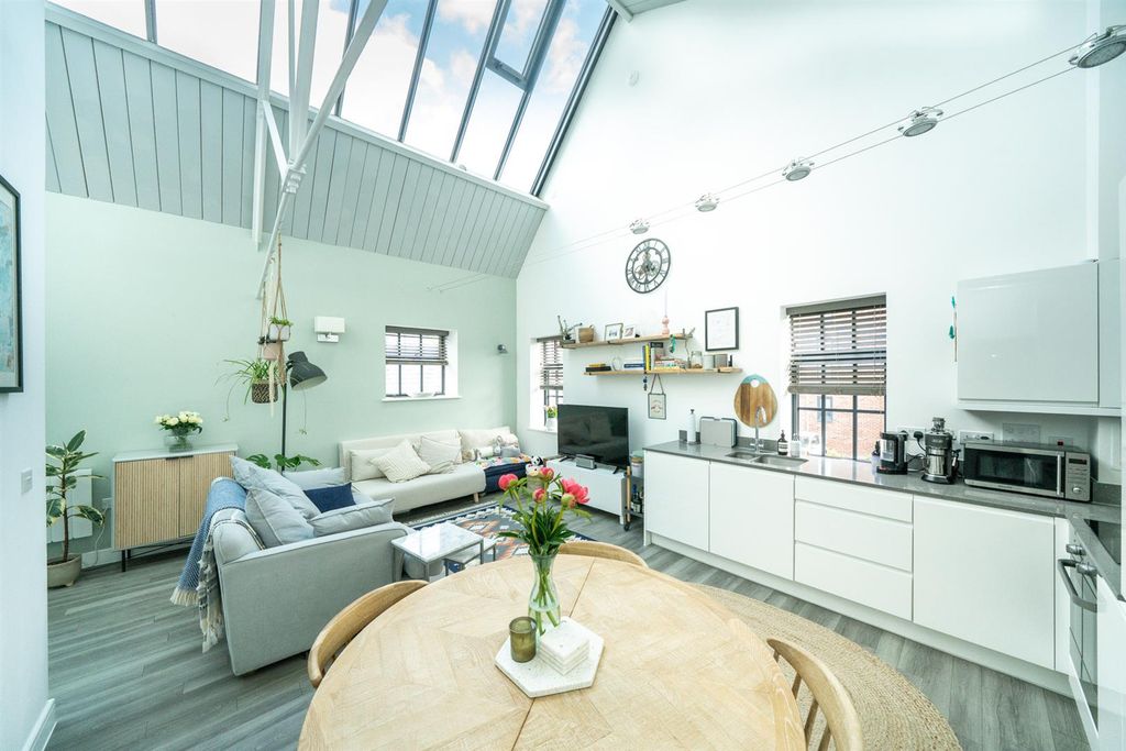 Property photo 2 of 15 Open Plan Living