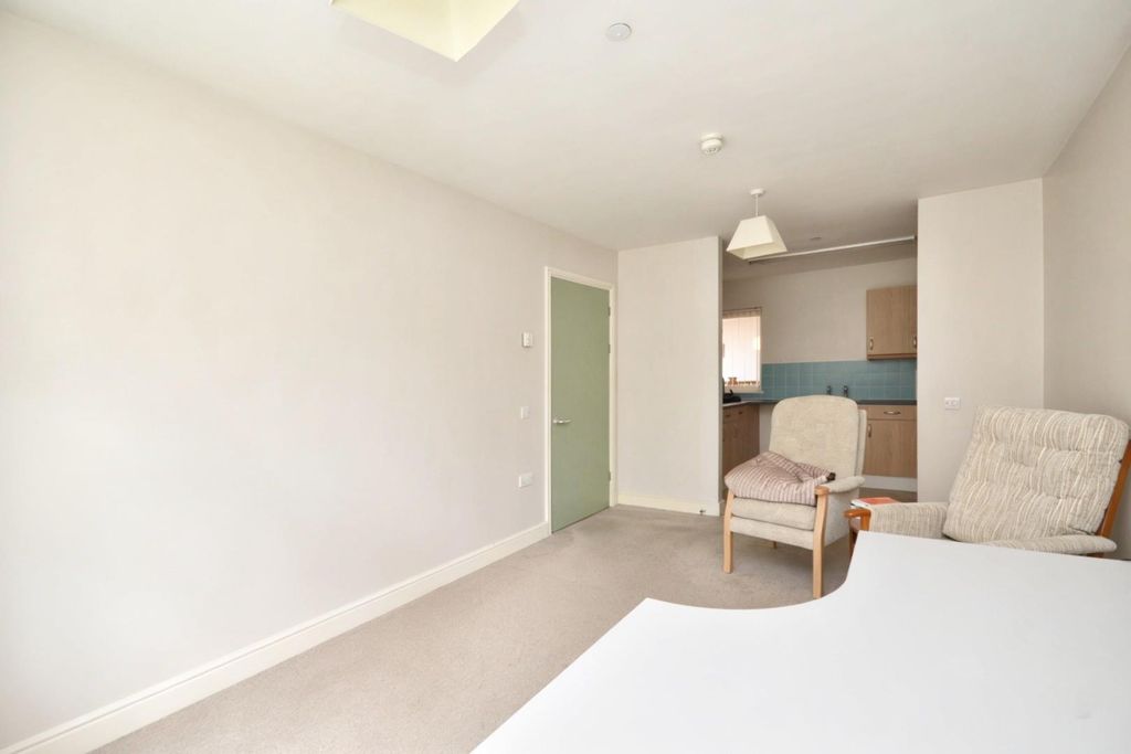 Property photo 2 of 11