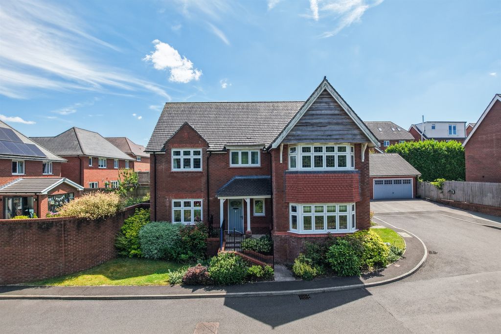 Property photo 1 of 31