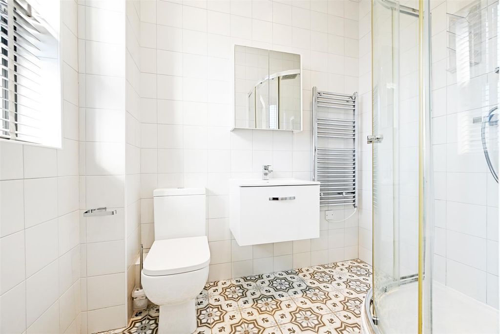 Property photo 3 of 16 Bedroom 1 En-Suite Shower Room
