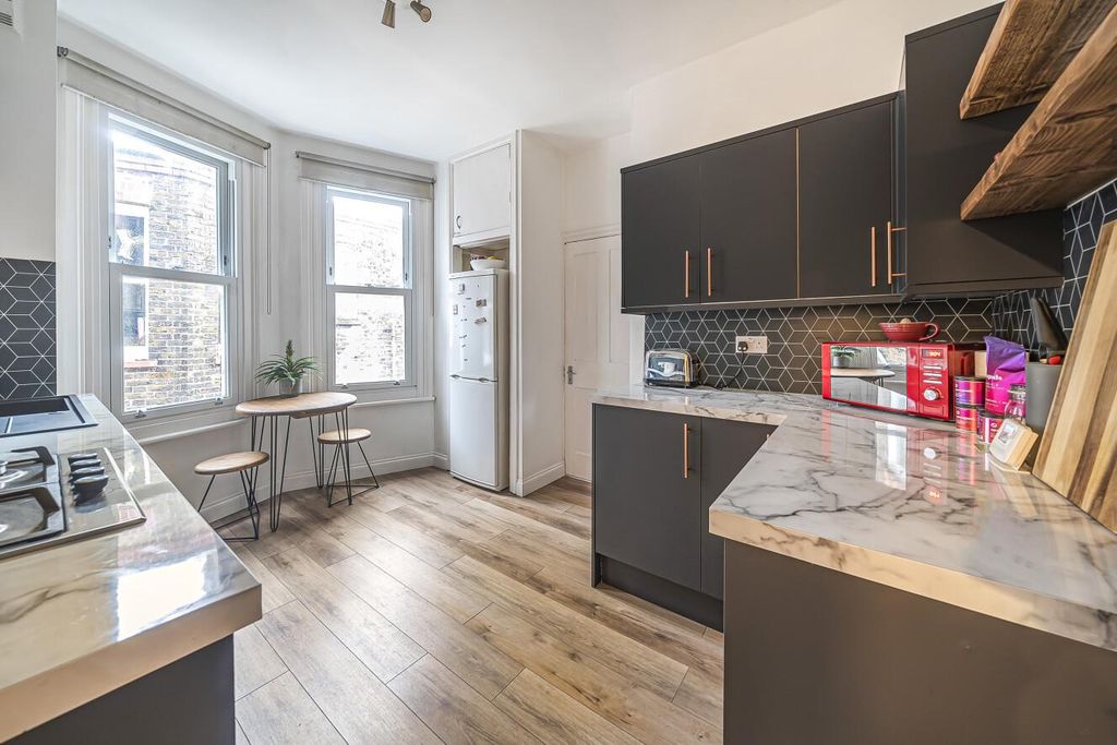 Property photo 3 of 11 Picture 3