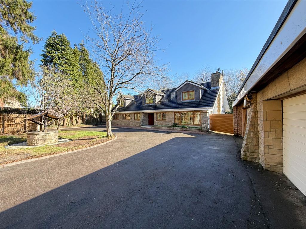 Property photo 1 of 25 Front External