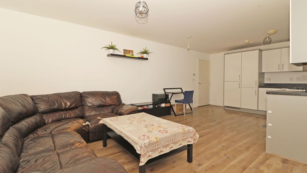 Property photo 3 of 8