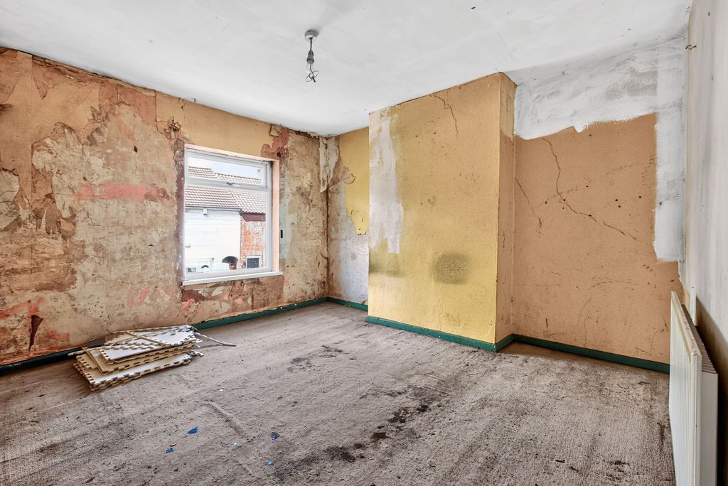 Property photo 3 of 11