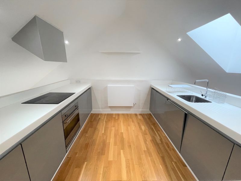 Property photo 1 of 9 Photo 6