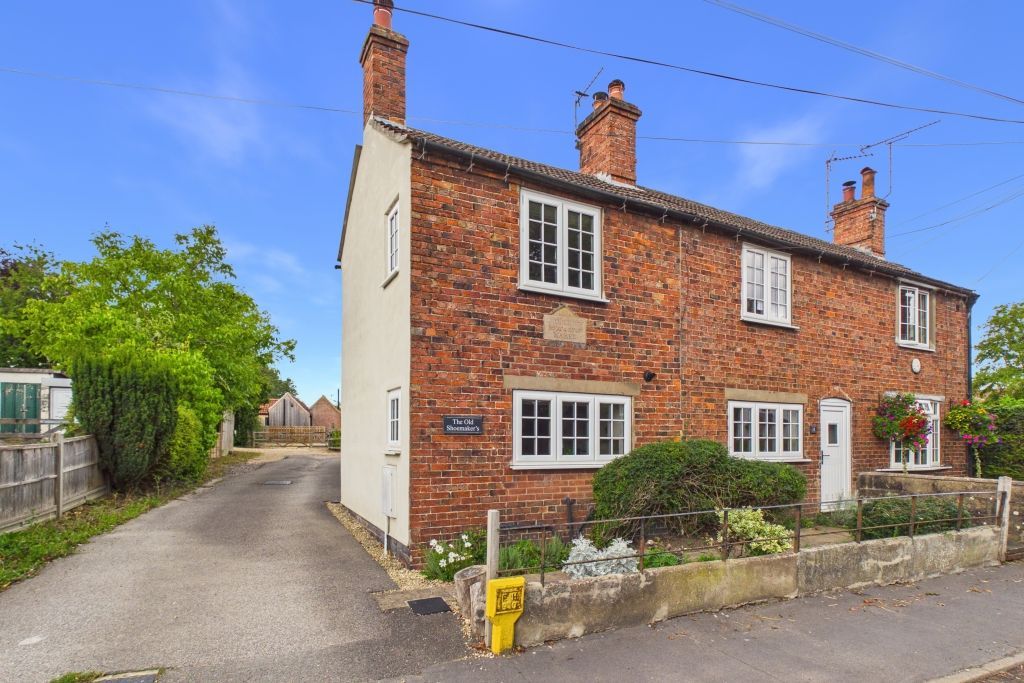 Property photo 1 of 32