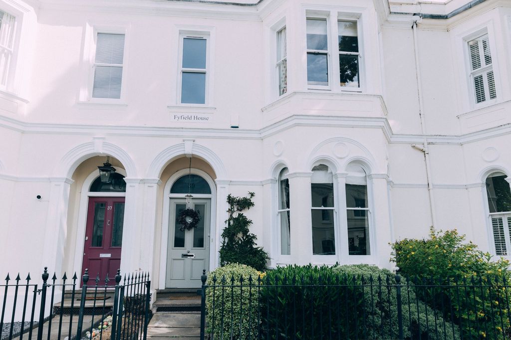 Property photo 1 of 34