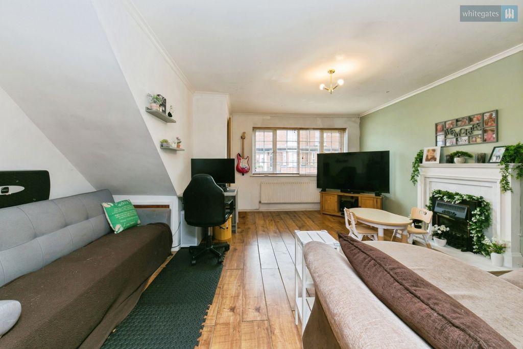 Property photo 3 of 16 Pbox-Img.Jpg