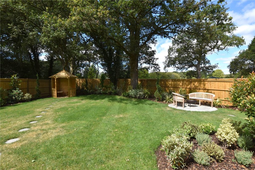 Property photo 2 of 26 Garden