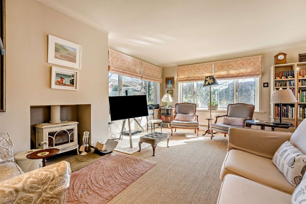 Property photo 3 of 15 Snug/Family Room