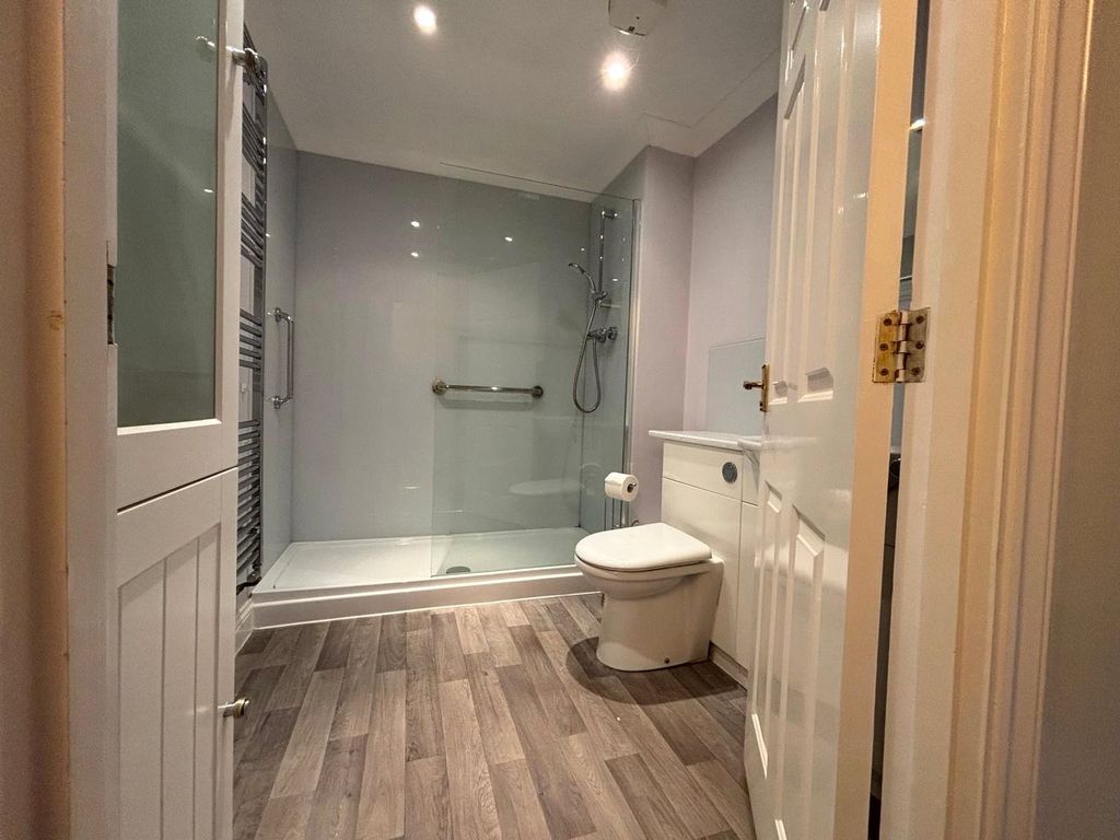 Property photo 3 of 8 Picture No. 27