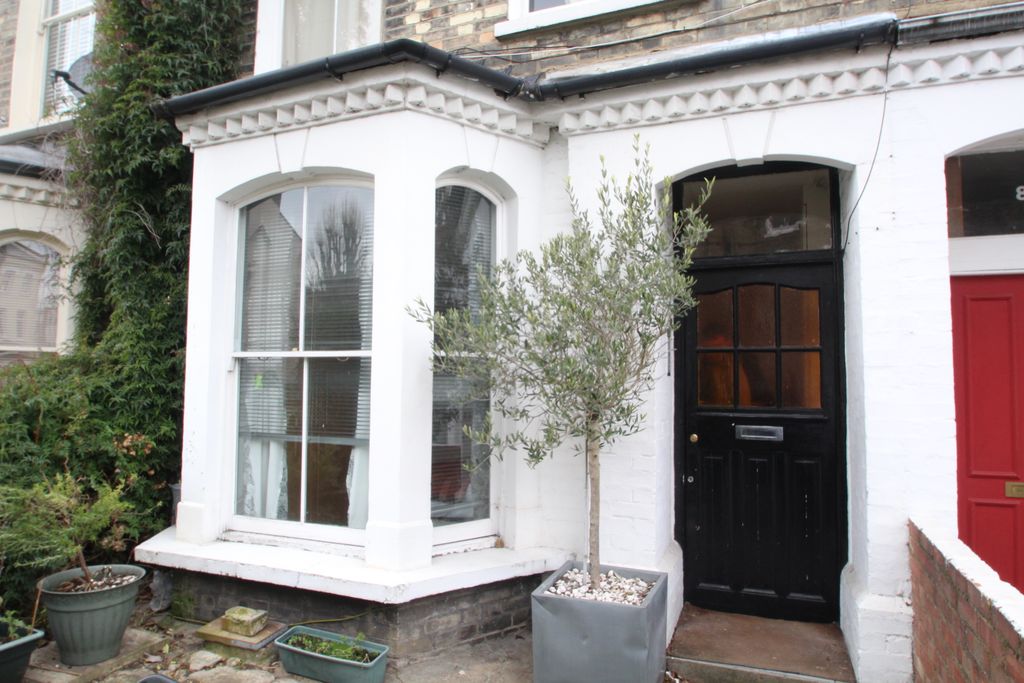 Property photo 2 of 5 Photo 02