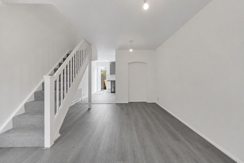 Property photo 3 of 21 782430B0-8Be8-4423-B320-d10186251B12.Png