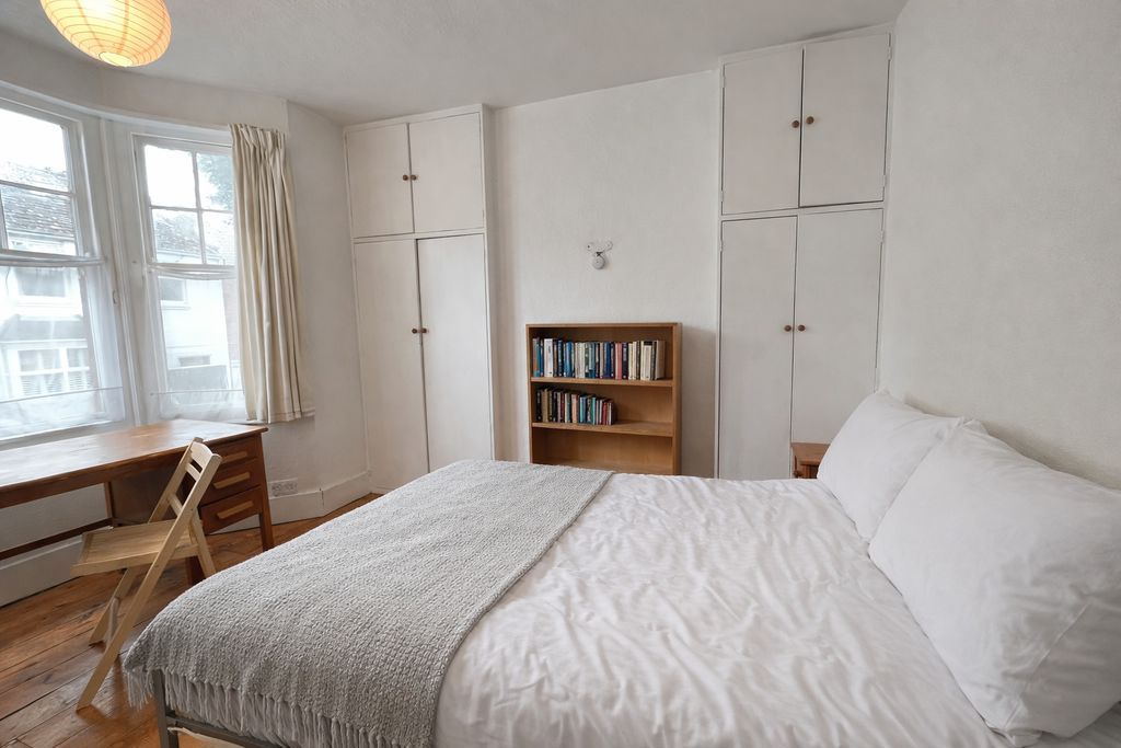 Property photo 1 of 9 Photo 12