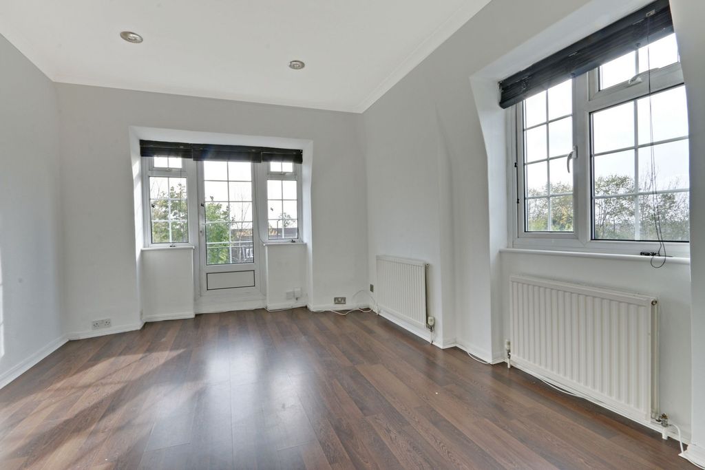 Property photo 1 of 11 Photo 1