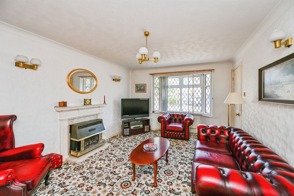 Property photo 2 of 17