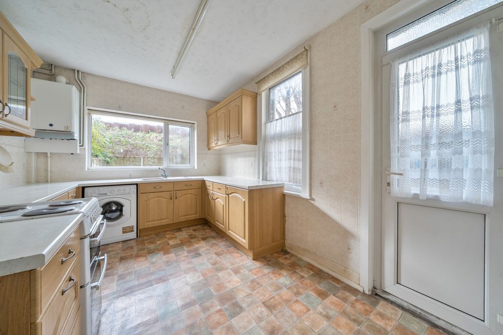 Property photo 2 of 18 Kitchen