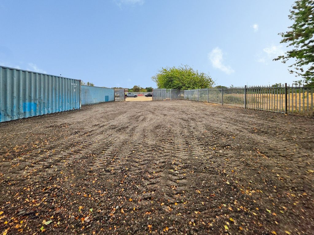 Property photo 2 of 3
