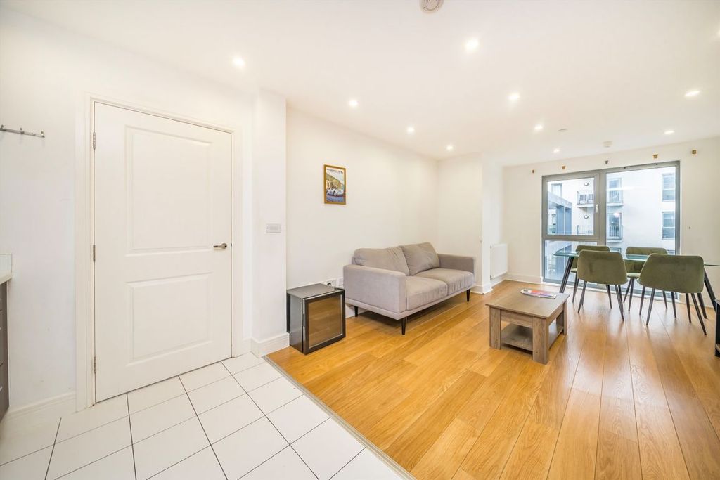 Property photo 2 of 6