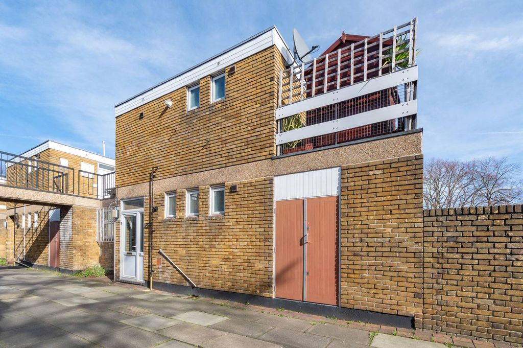 Property photo 2 of 19