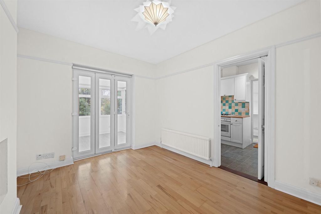 Property photo 3 of 19 Dining Room