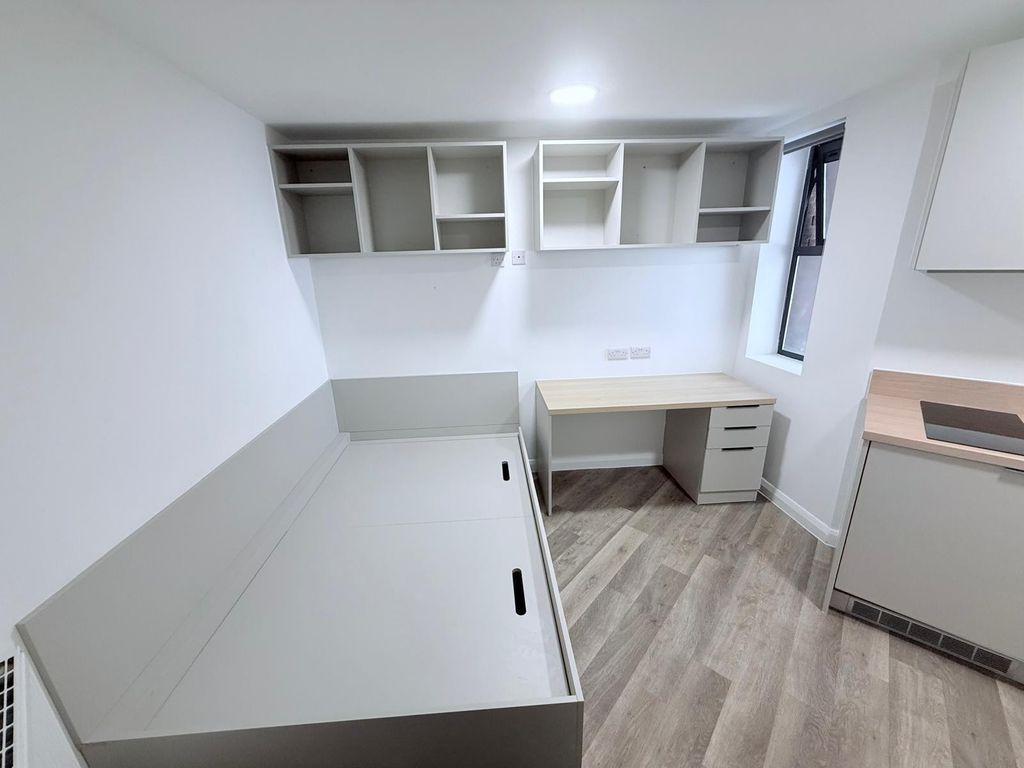 Property photo 1 of 4