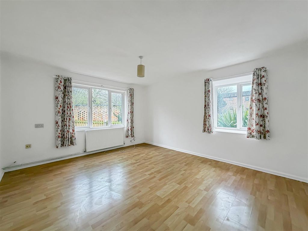 Property photo 2 of 9 10_71224.Jpg