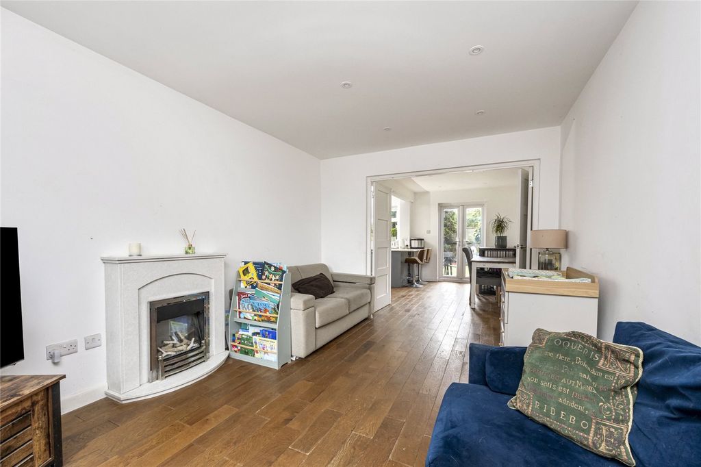 Property photo 2 of 17 Picture No. 28