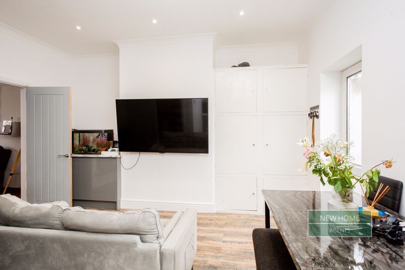 Property photo 3 of 19 Photo 6