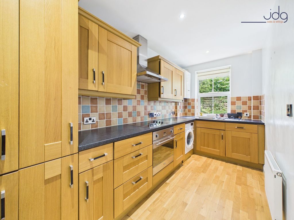 Property photo 2 of 14 Kitchen