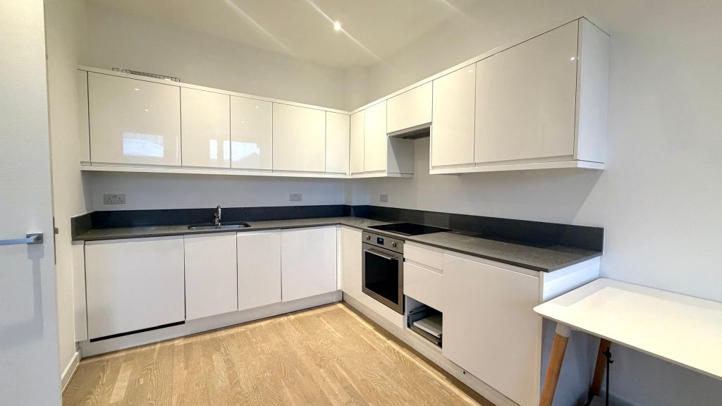 Property photo 2 of 12 Kitchen