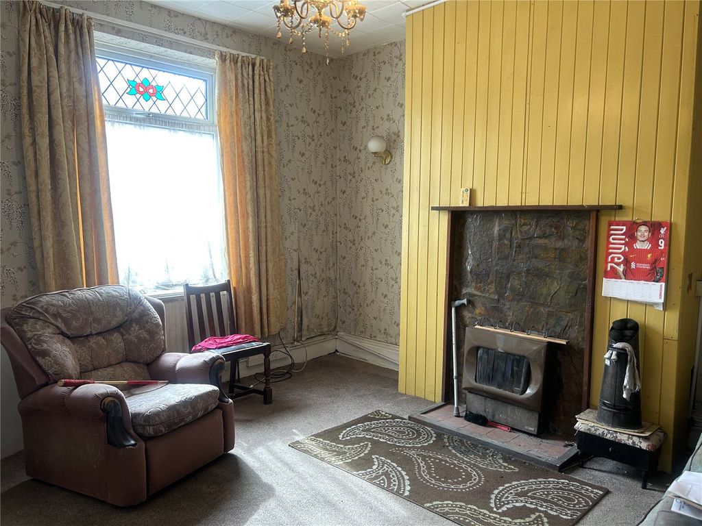 Property photo 2 of 11 Lounge