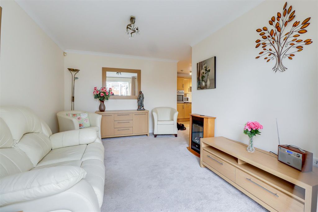 Property photo 2 of 21