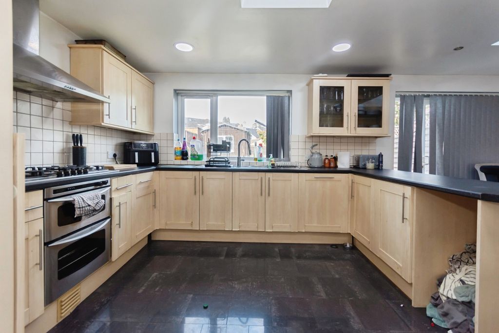 Property photo 2 of 19 Pbox-Img.Jpg