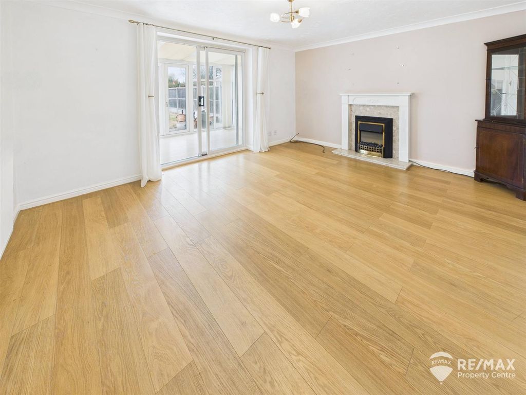 Property photo 3 of 23 Cam02842G0-Pr0285-Still021.Jpg