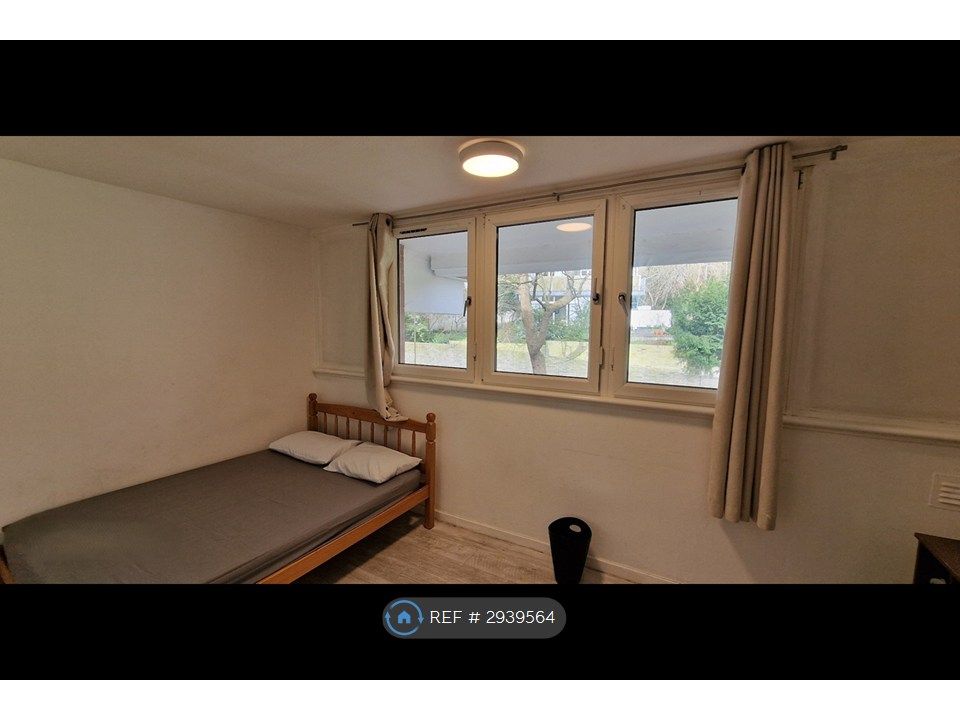 Property photo 1 of 14 Double Bedroom