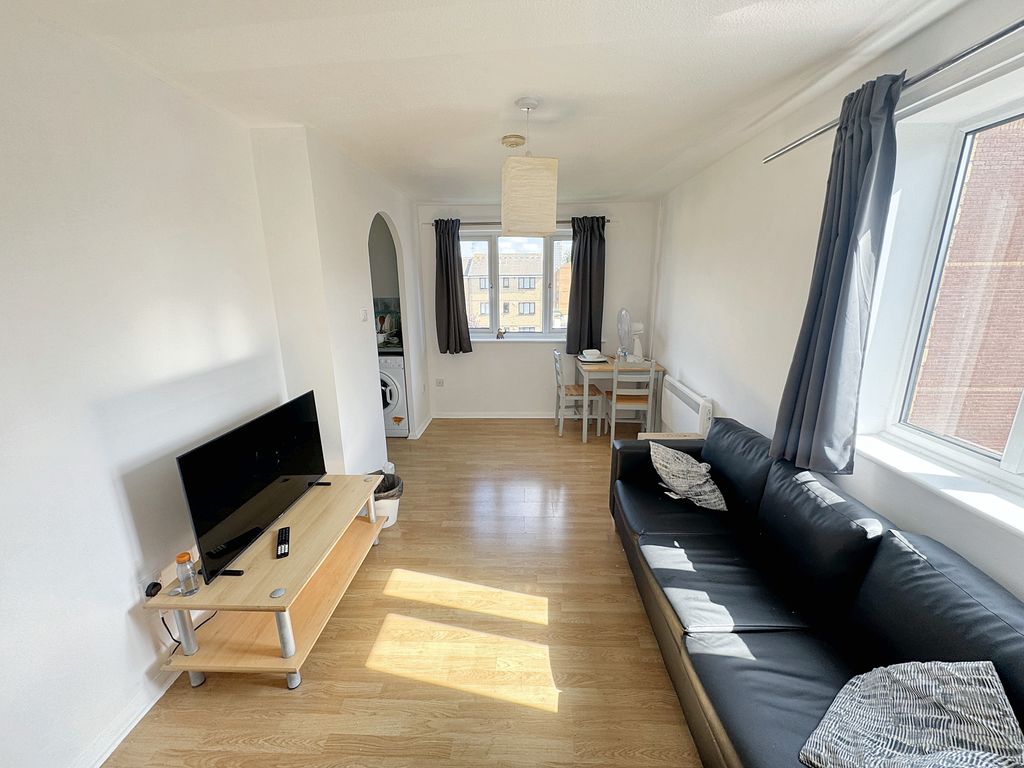 Property photo 3 of 12